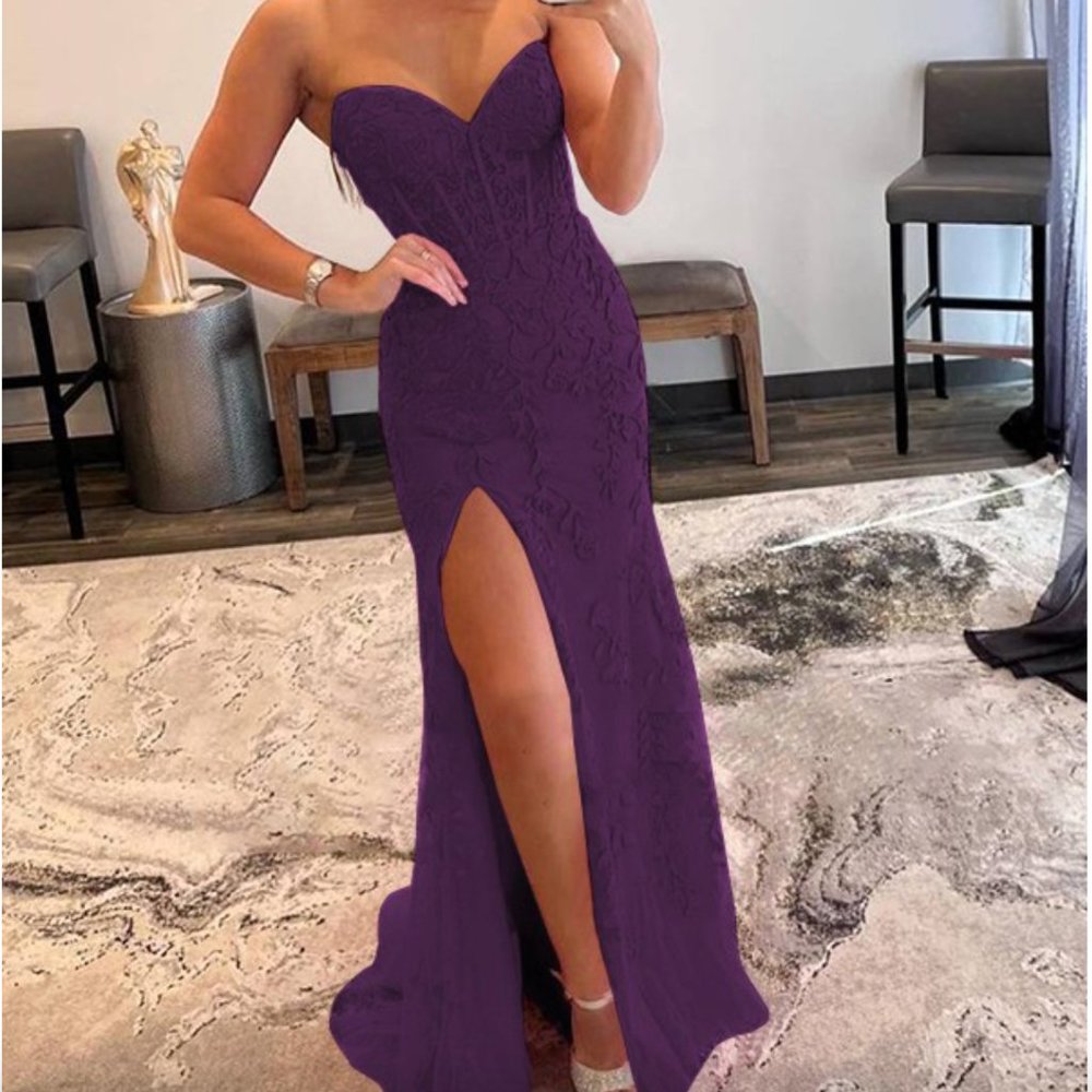 Sheath/Column Tulle Applique Sweetheart Sleeveless Sweep/Brush Train Dress